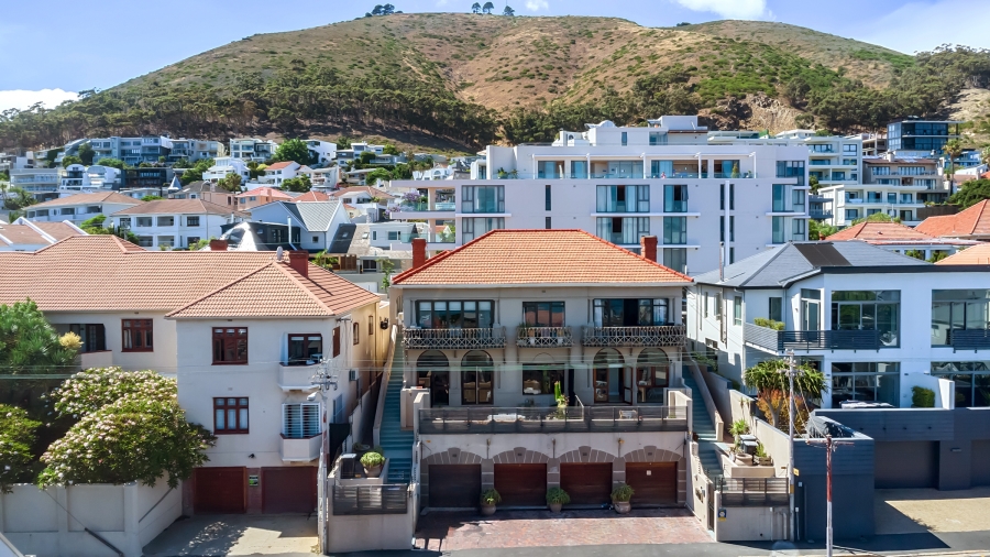 2 Bedroom Property for Sale in Sea Point Western Cape